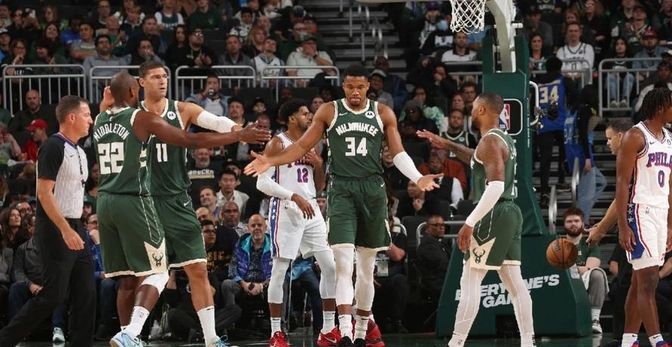 猛龙轻取雄鹿，利拉德带队取胜