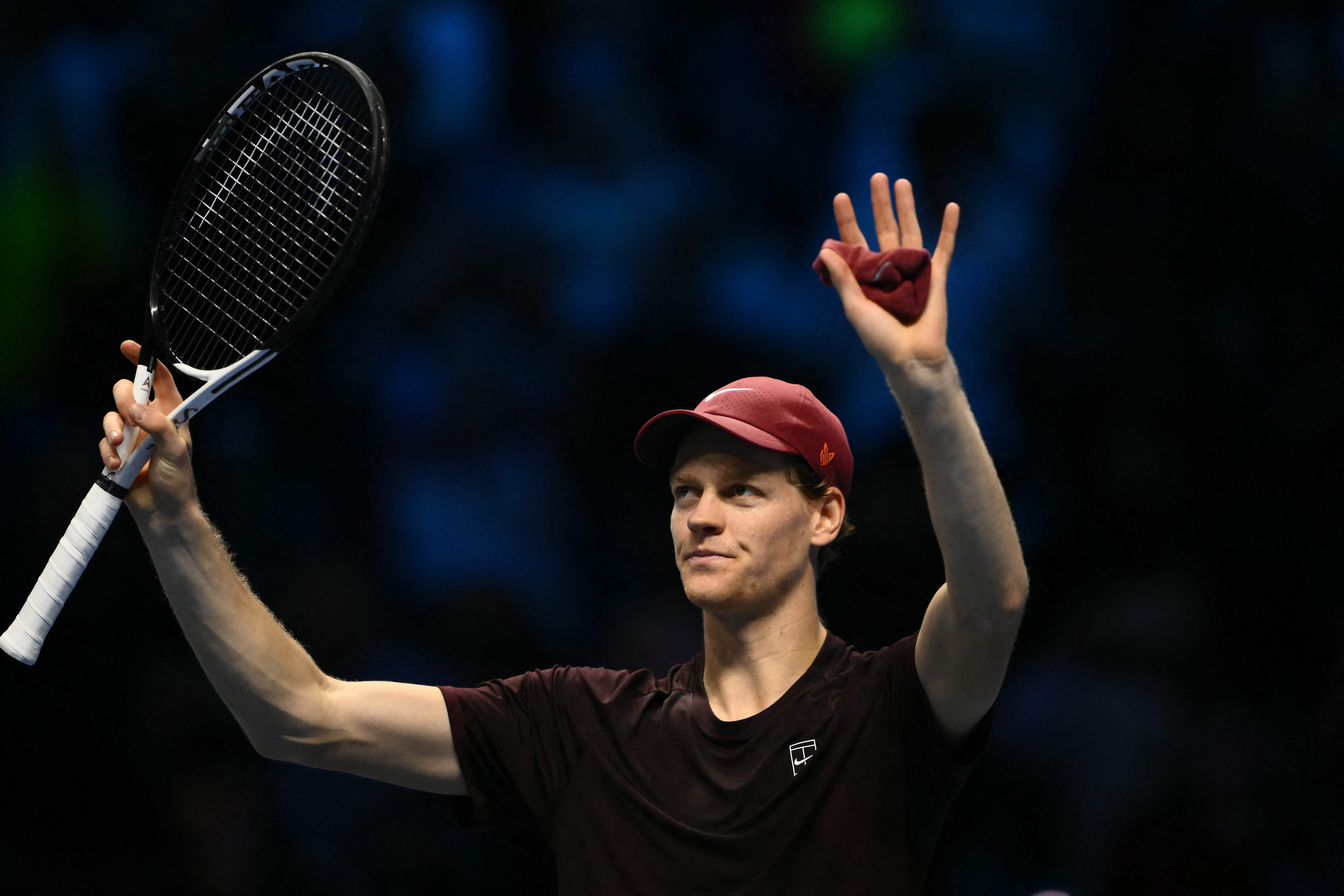 ATP总决赛翻盘年终总决赛，辛纳刷新纪录