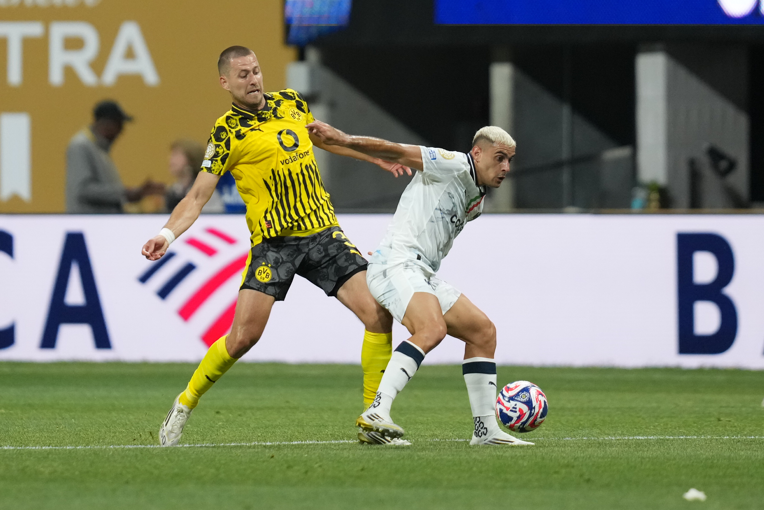 未来之星！多特蒙德年轻球员获得赛场亮相