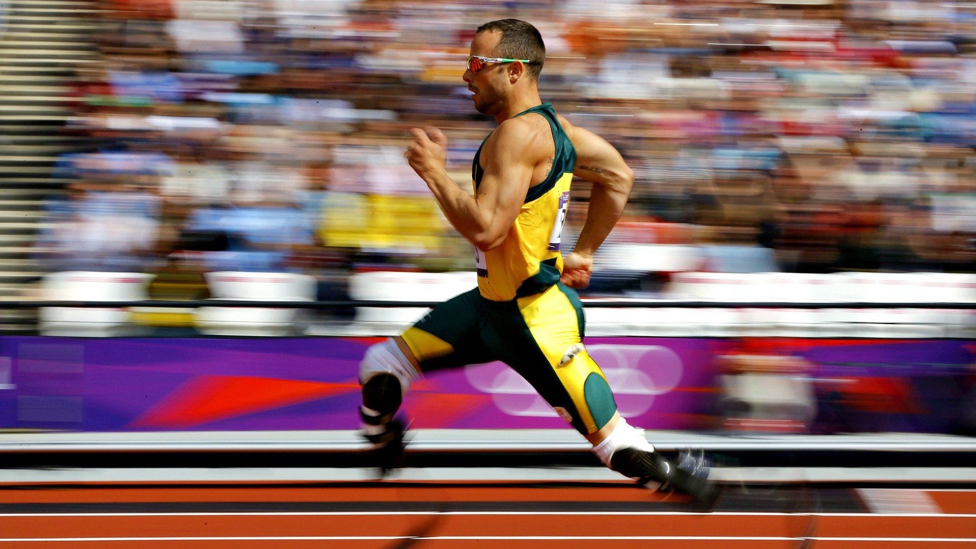 团队淬火与孤独封王,当瑞典险胜希腊,莱万刷新纪录